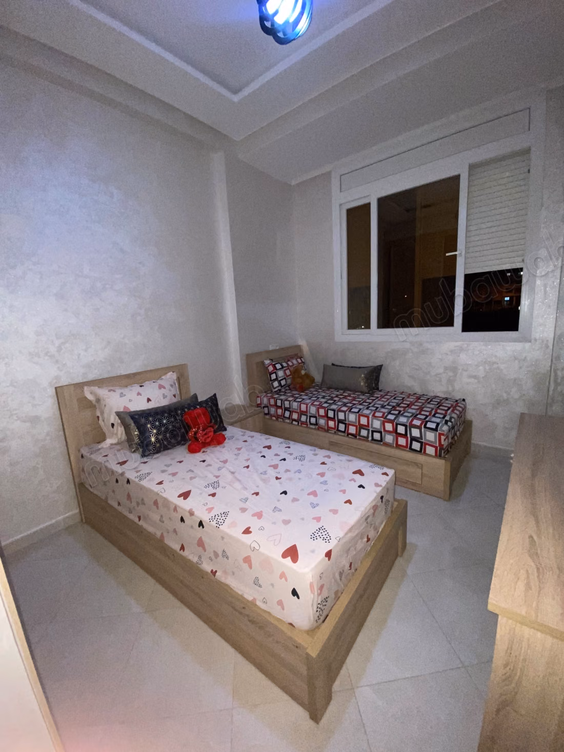 Appartamento molto bello in affitto a Hay Mohammadi. Superficie totale di 70 m². Completamente arredato