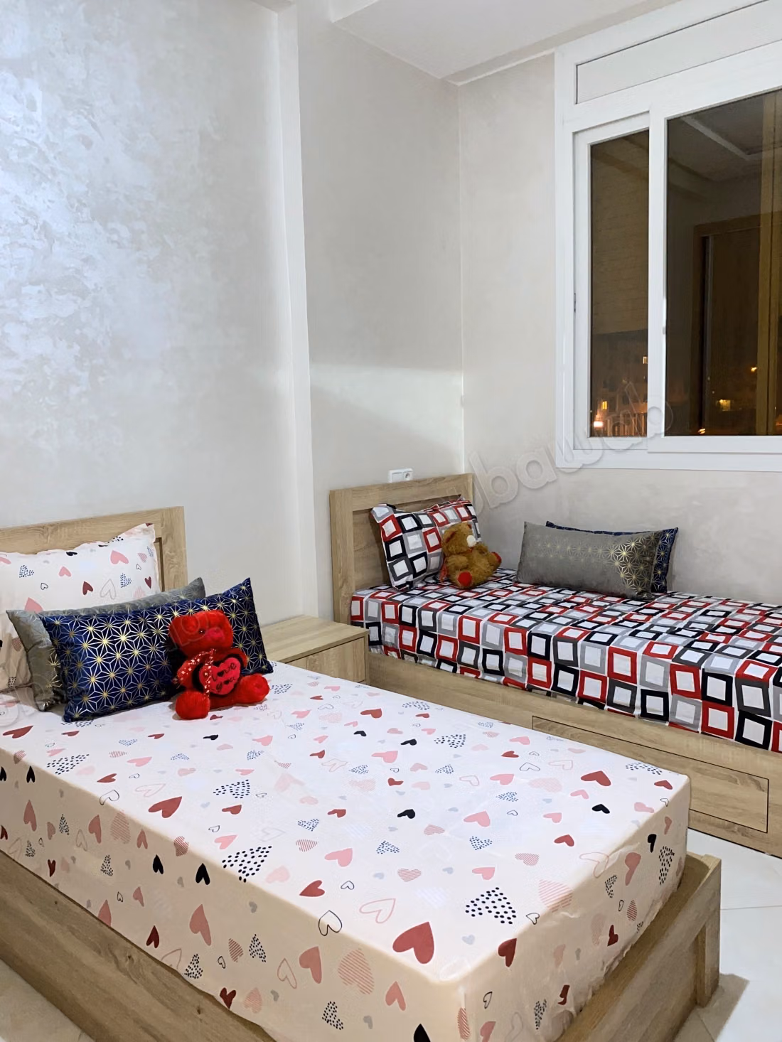 Appartamento molto bello in affitto a Hay Mohammadi. Superficie totale di 70 m². Completamente arredato