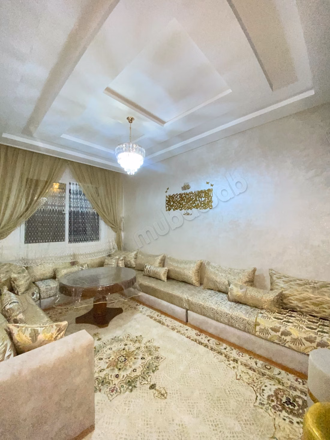 Appartamento molto bello in affitto a Hay Mohammadi. Superficie totale di 70 m². Completamente arredato