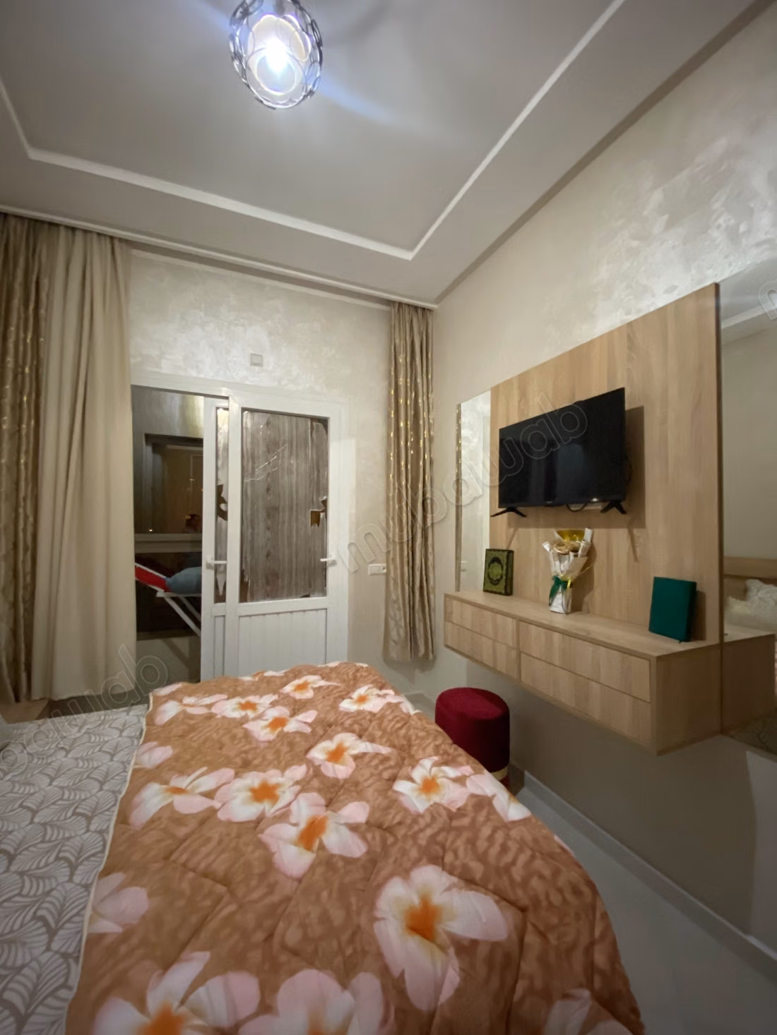 Appartamento molto bello in affitto a Hay Mohammadi. Superficie totale di 70 m². Completamente arredato