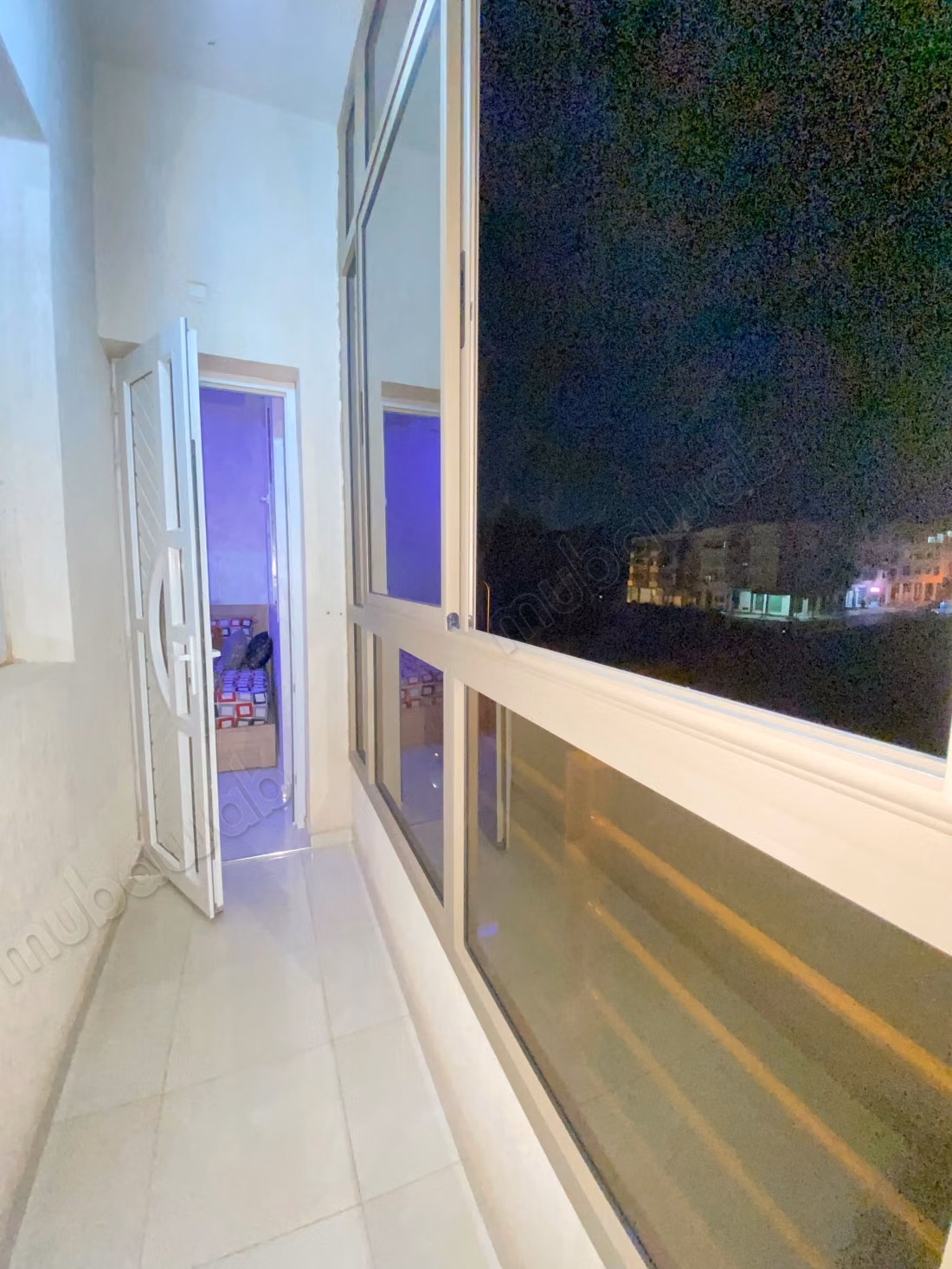 Appartamento molto bello in affitto a Hay Mohammadi. Superficie totale di 70 m². Completamente arredato