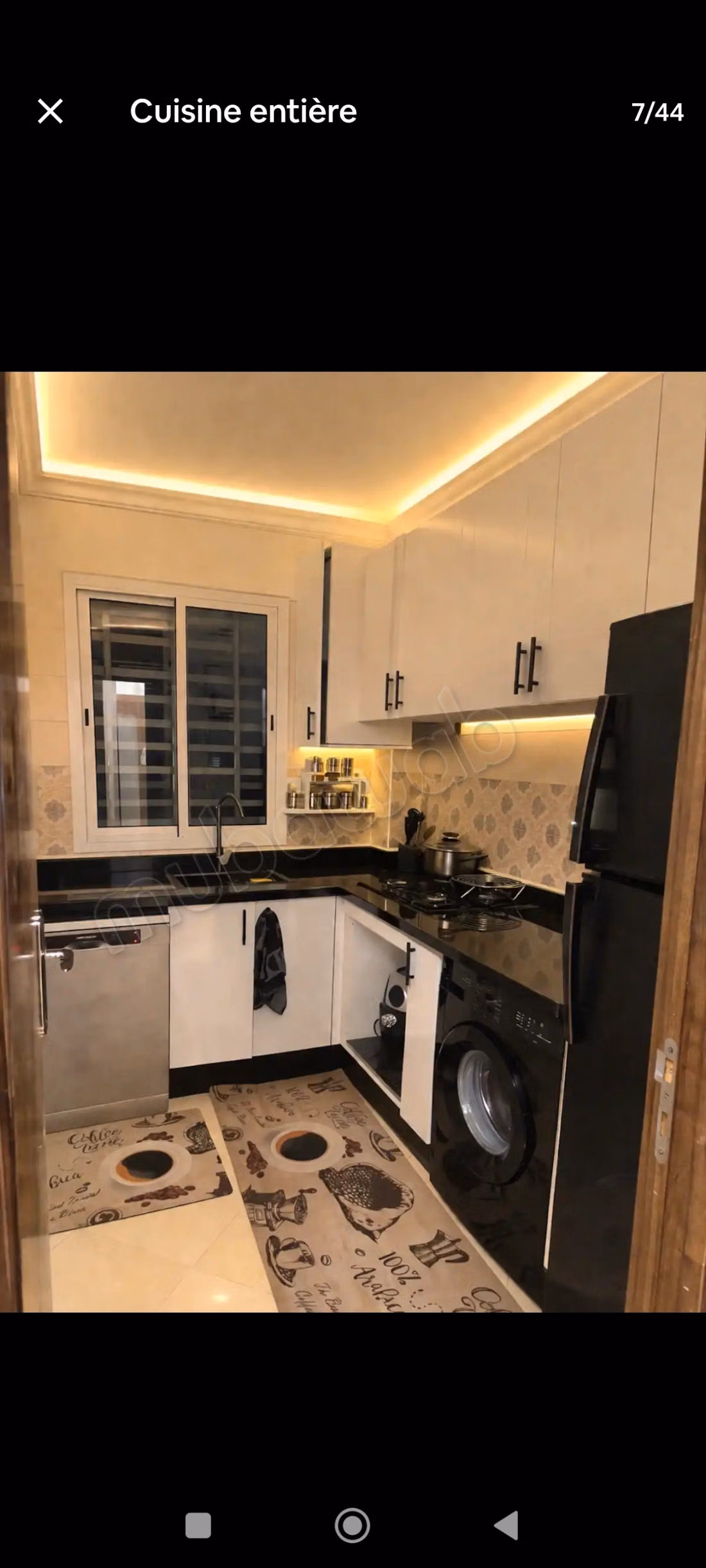 Verhuur van een appartement in het stadscentrum. Totale oppervlakte 90 m². Satellietsysteem en beveiligd verblijf