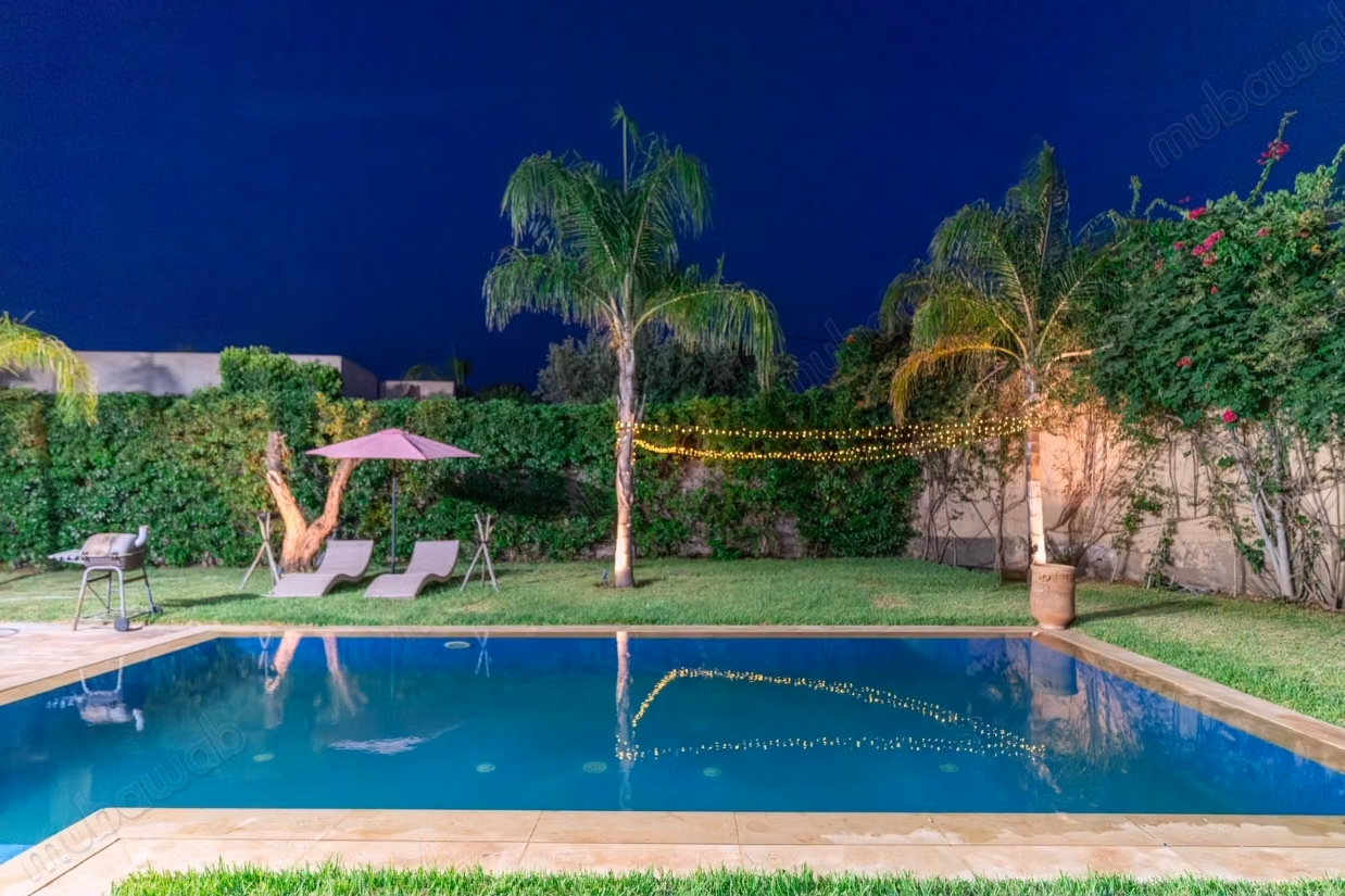 Villa de haut standing à louer à Route de Fez. 4 grandes pièces. Piscine et cheminée