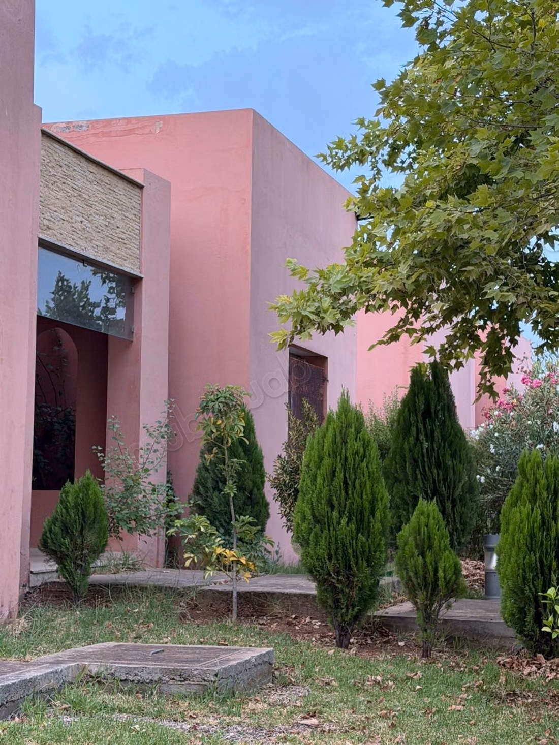 Stunning house for sale on Immouzer Road. 3 bedrooms. Well-furnished