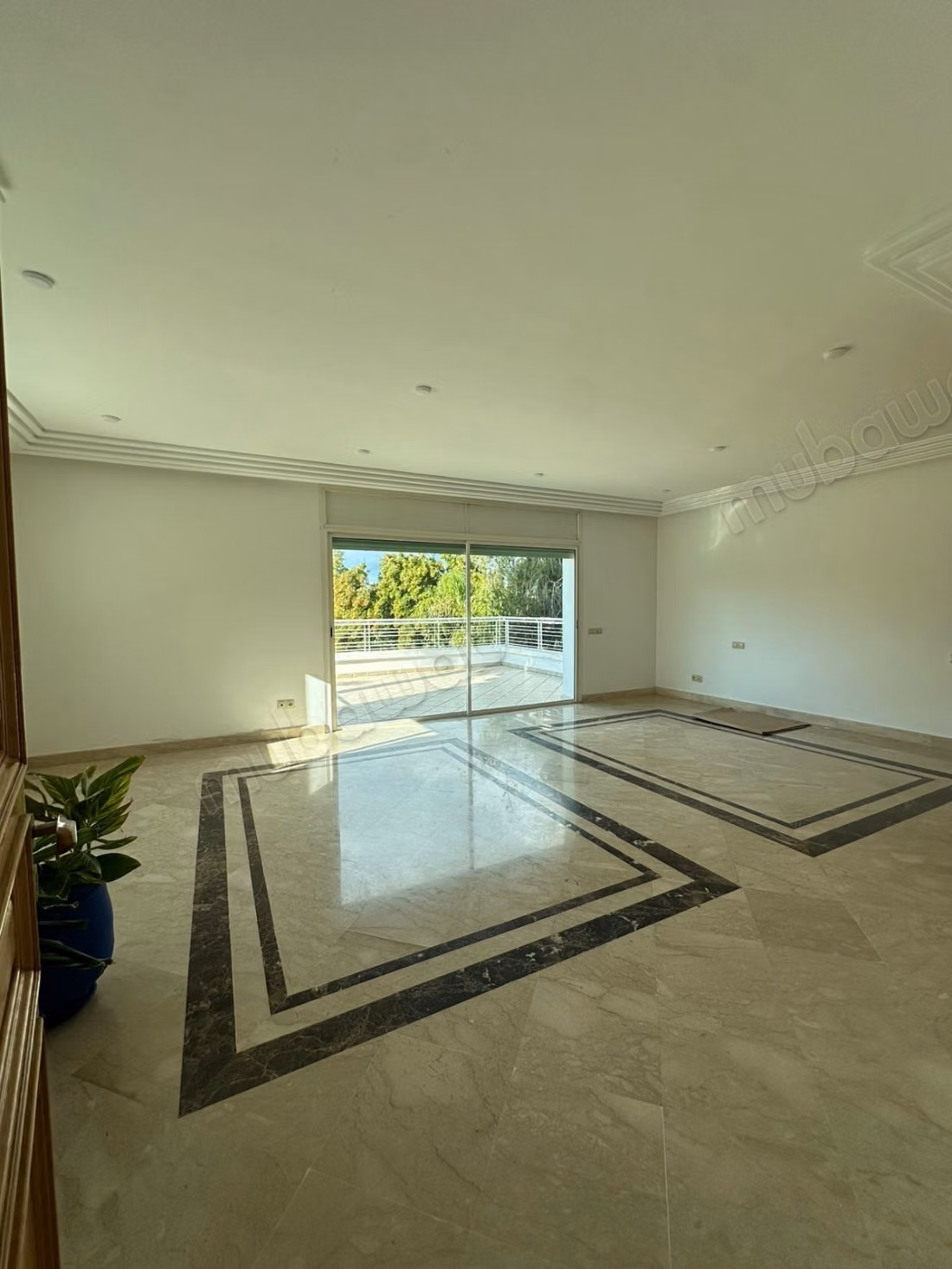 Oficinas en alquiler en Riyad. Superficie de 2200 m². Doble acristalamiento y calefacción central