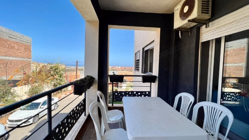 Sale of a beautiful apartment in El Mansouria. 3 large rooms. Double-glazed windows and reinforced door.