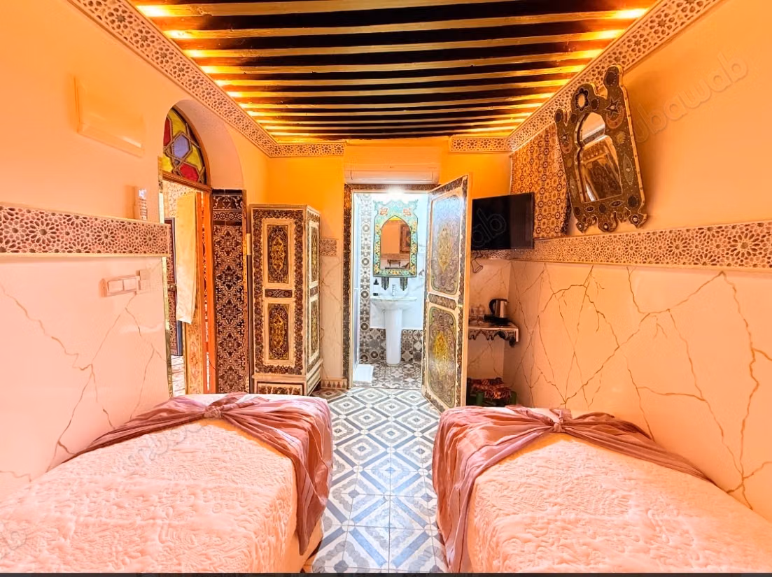 Vendita di un hotel Riad di fronte al palazzo reale di Tetuán