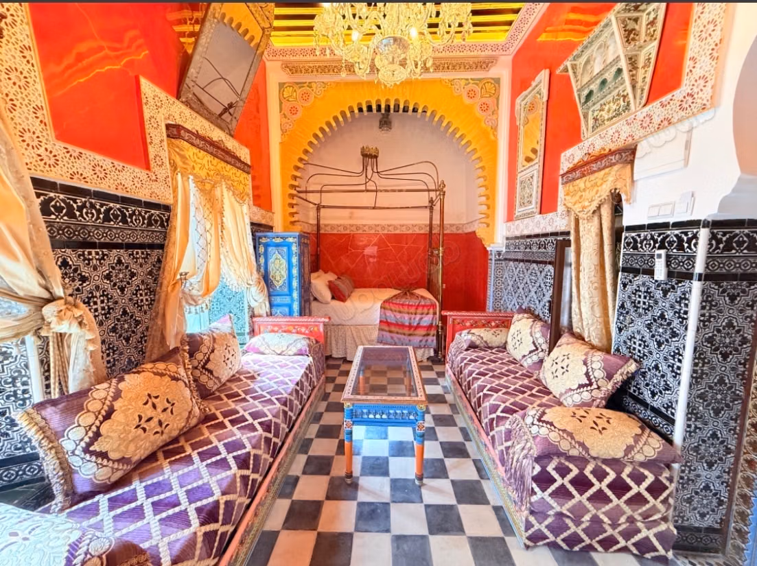 Vendita di un hotel Riad di fronte al palazzo reale di Tetuán