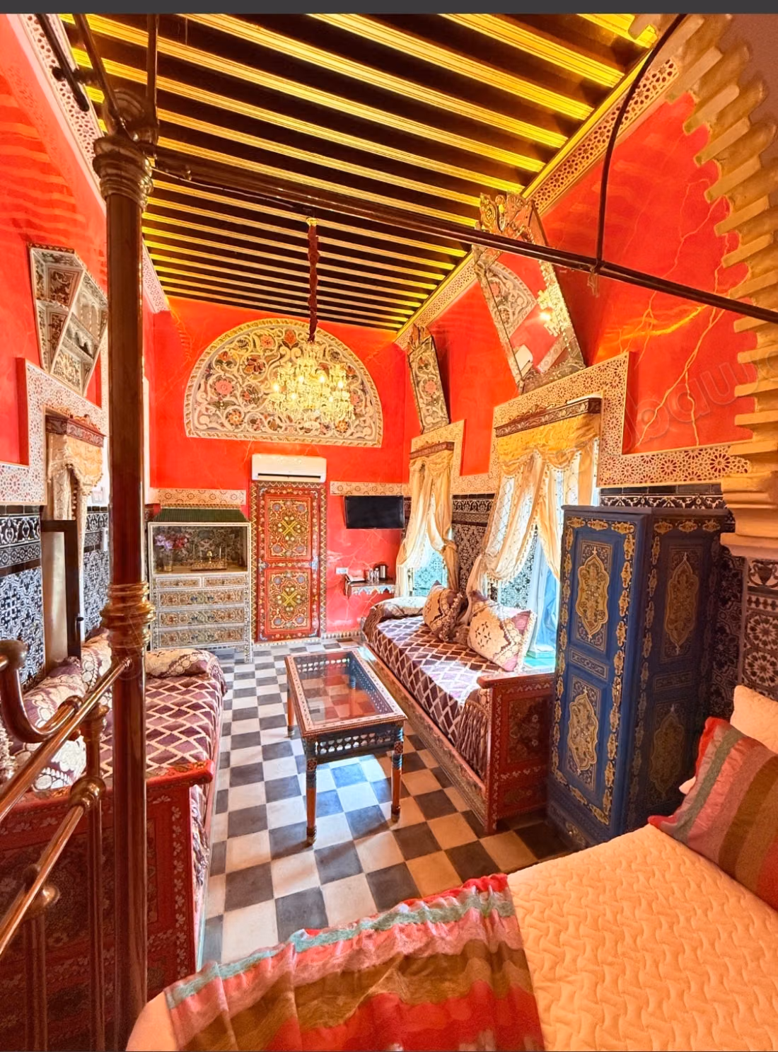 Vendita di un hotel Riad di fronte al palazzo reale di Tetuán