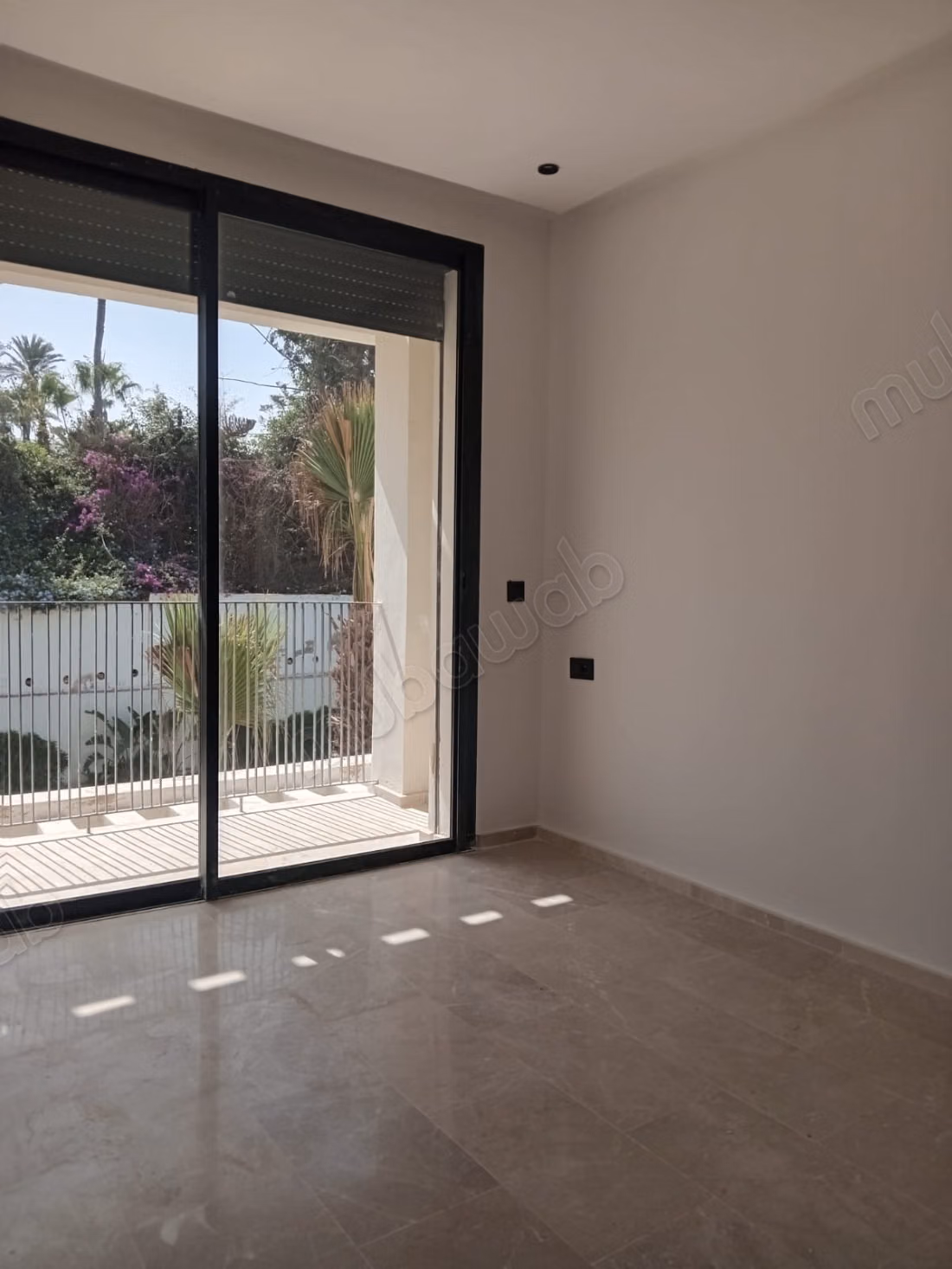 Bella residencia con piscina