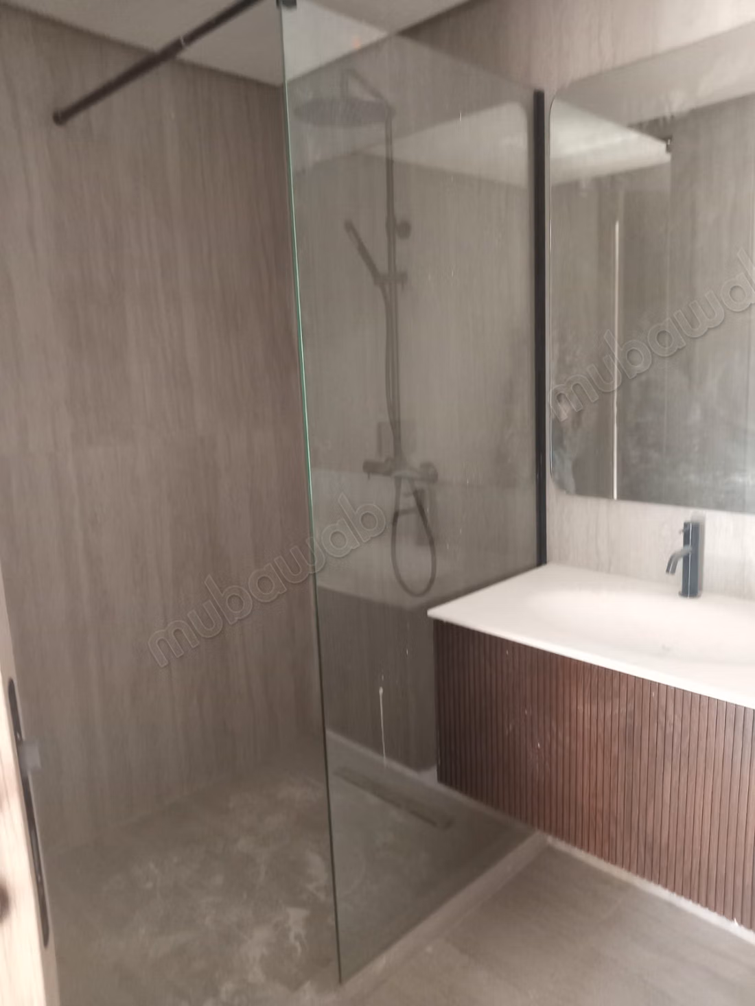 Bella residencia con piscina