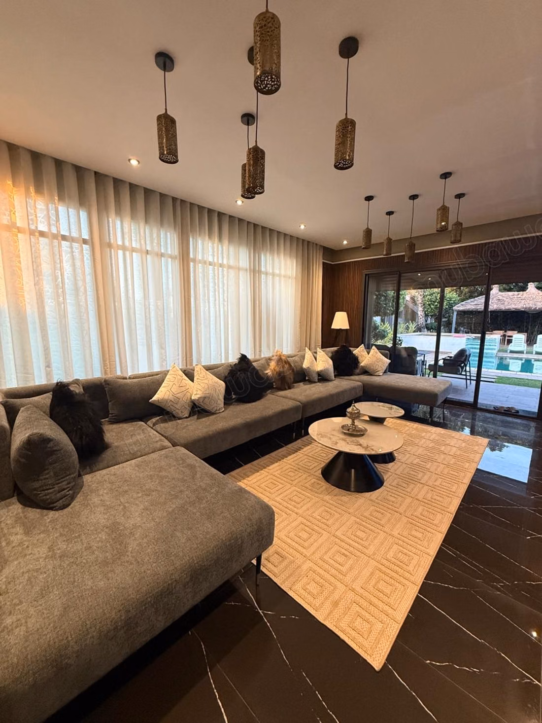 Villa de prestigio en alquiler - a largo plazo