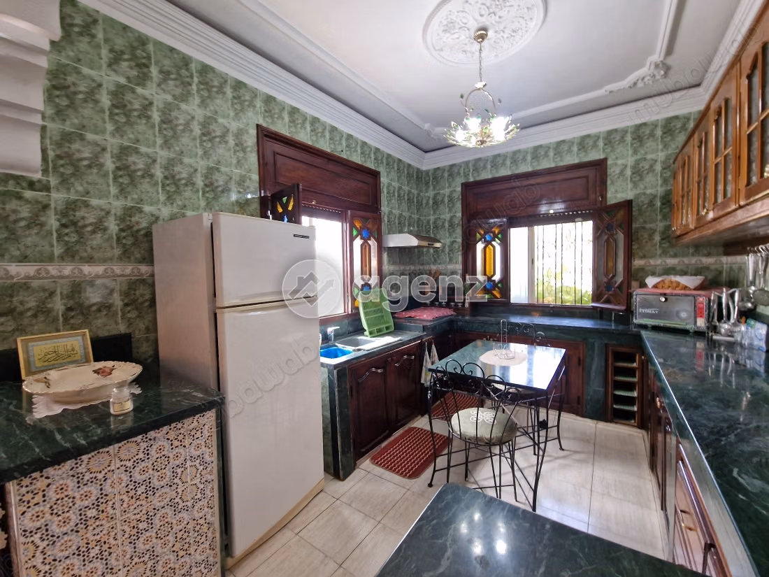 Villa for sale 551 m², 6 bedrooms Zahwa Meknès