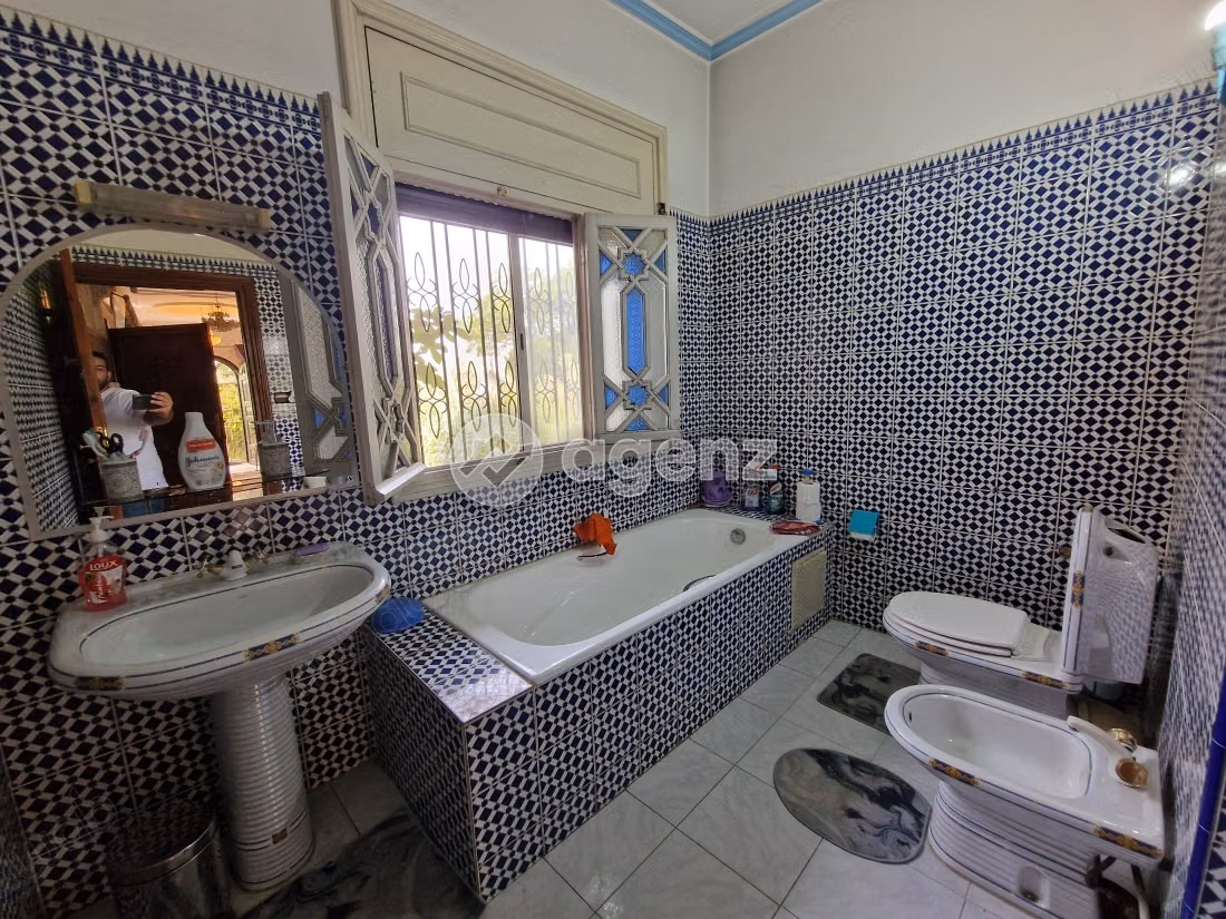 Villa for sale 551 m², 6 bedrooms Zahwa Meknès