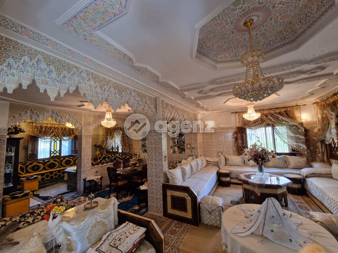 Villa for sale 551 m², 6 bedrooms Zahwa Meknès