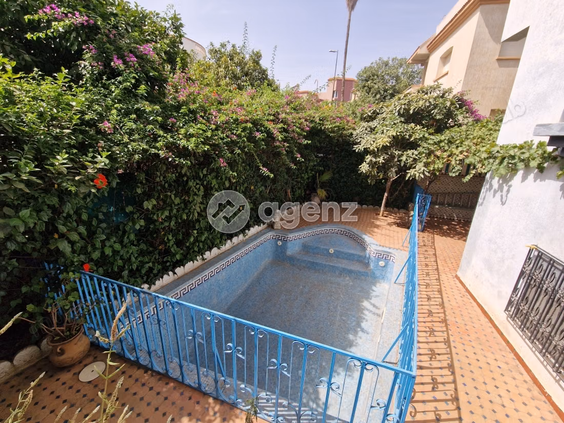 Villa for sale 551 m², 6 bedrooms Zahwa Meknès