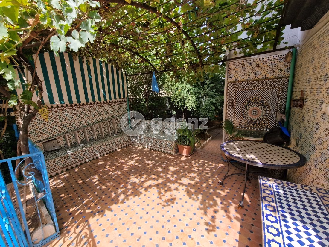 Villa for sale 551 m², 6 bedrooms Zahwa Meknès