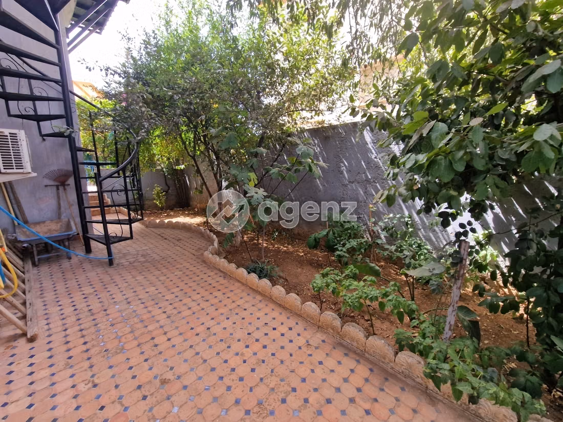 Villa for sale 551 m², 6 bedrooms Zahwa Meknès