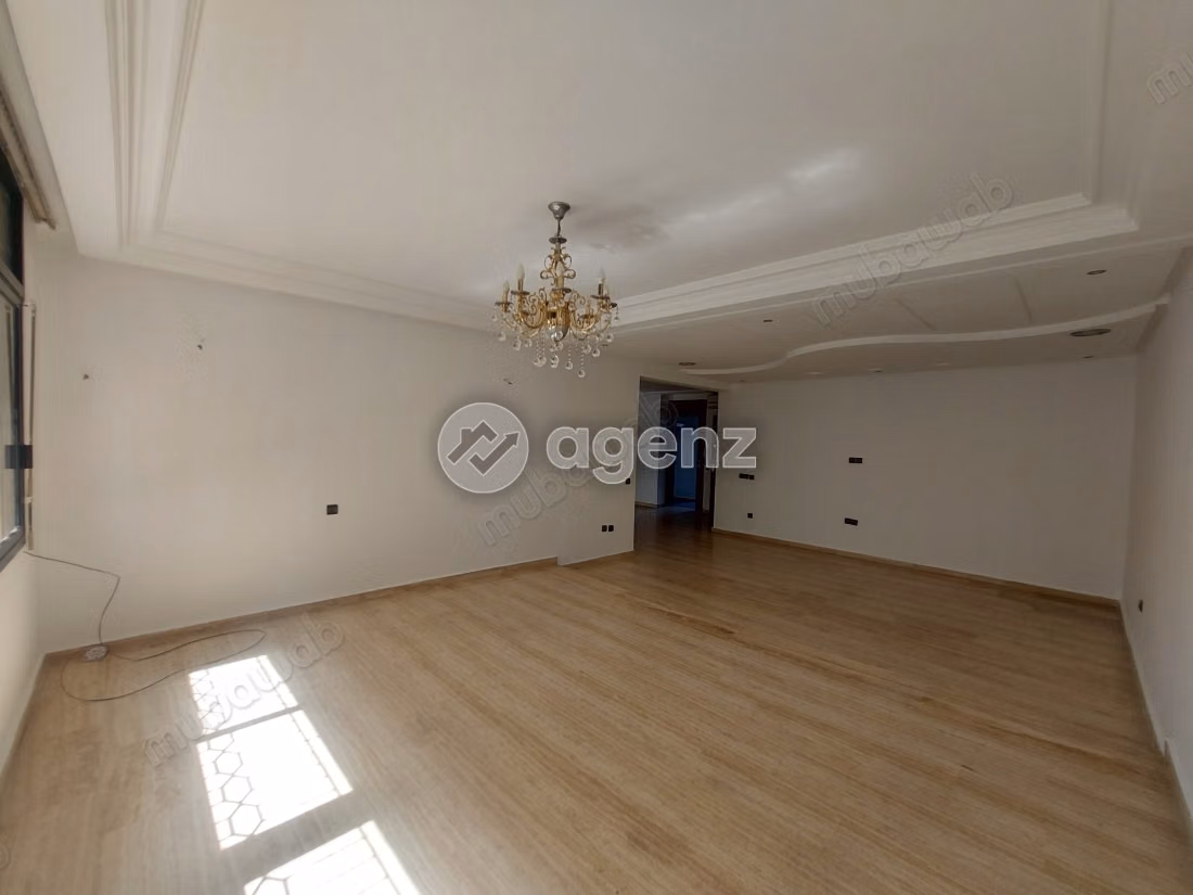 Appartement à vendre 173 m², 3 chambres 
Les Hôpitaux 
Casablanca