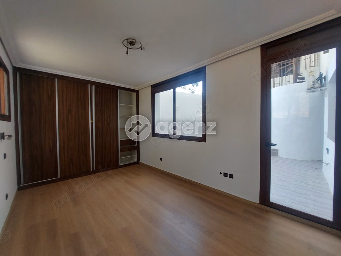 Appartement à vendre 173 m², 3 chambres 
Les Hôpitaux 
Casablanca