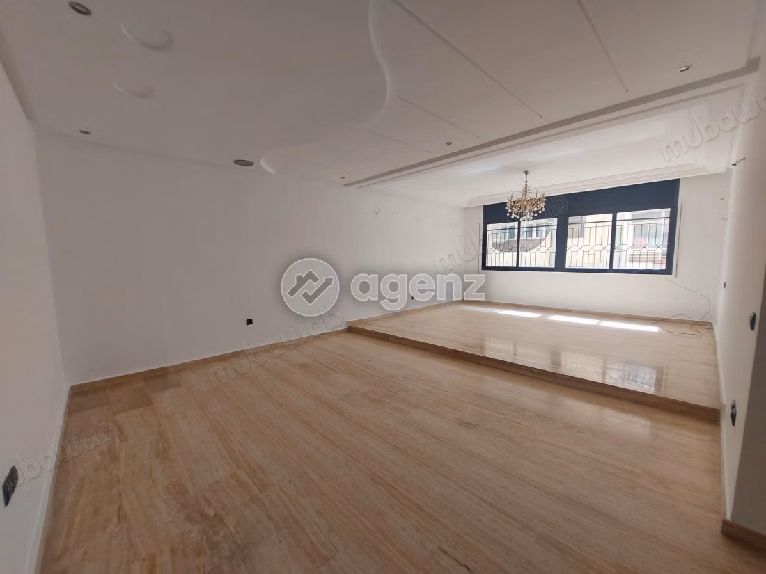 Appartement à vendre 173 m², 3 chambres 
Les Hôpitaux 
Casablanca