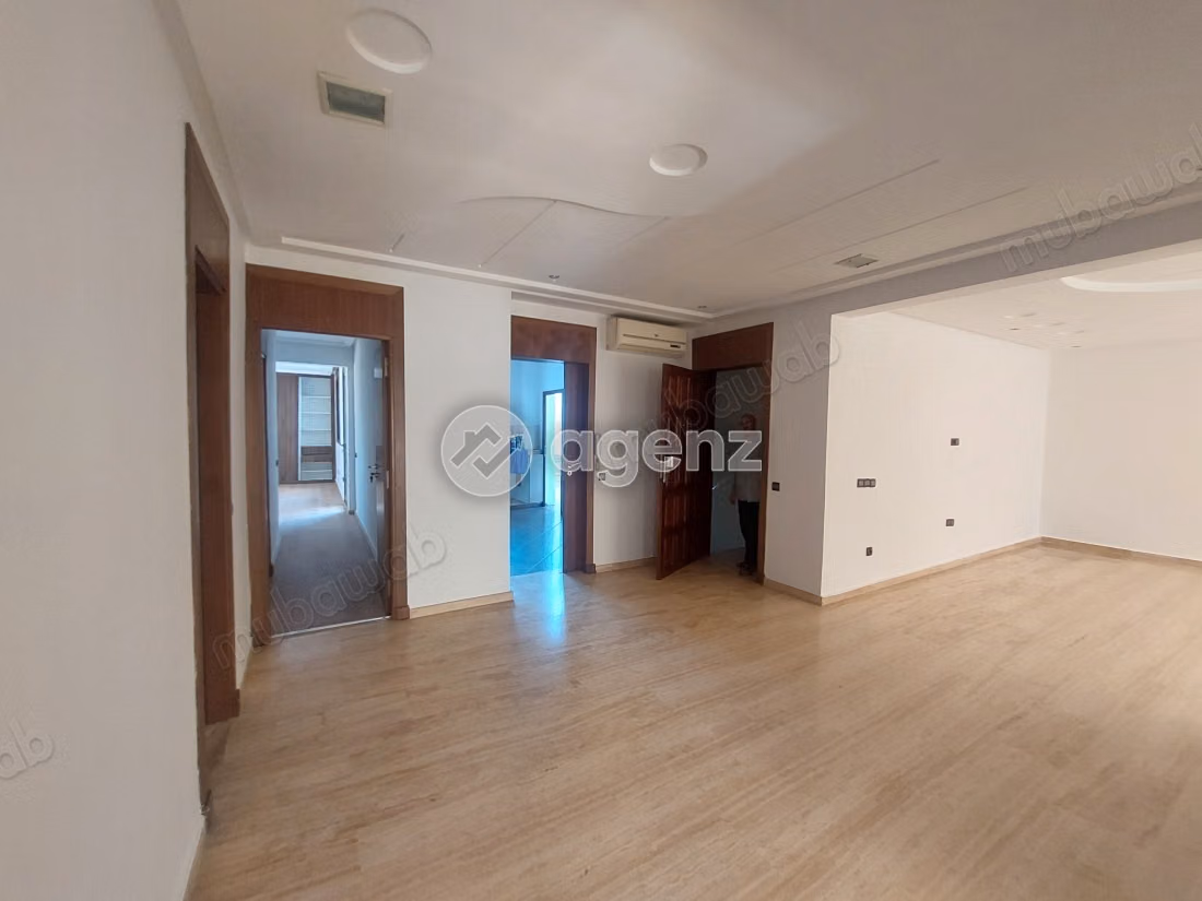 Appartement à vendre 173 m², 3 chambres 
Les Hôpitaux 
Casablanca