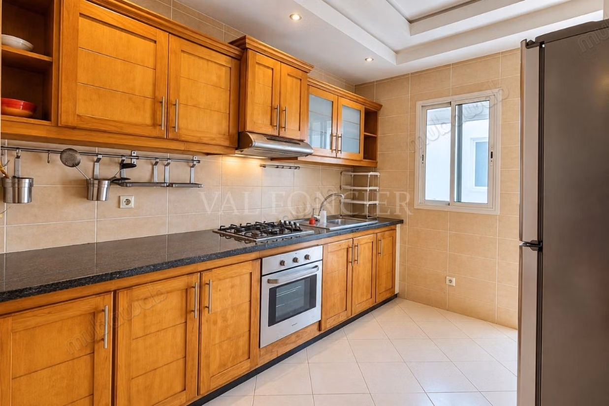 Affitto appartamento luminoso 124m2 3 camere con balcone California, Casablanca