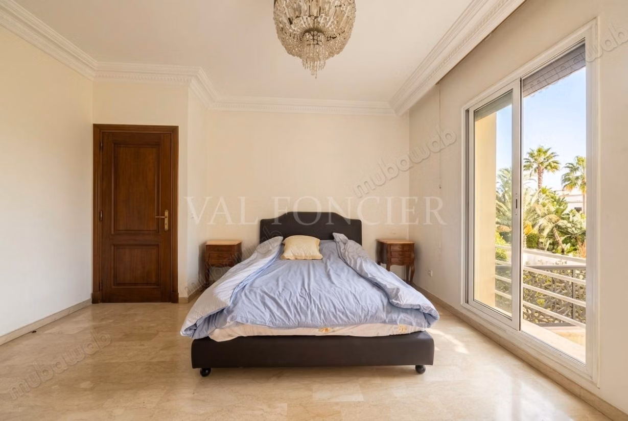 Vente Spacieux duplex 440m2 4chambres avec grand jardin Californie,
Casablanca — 5