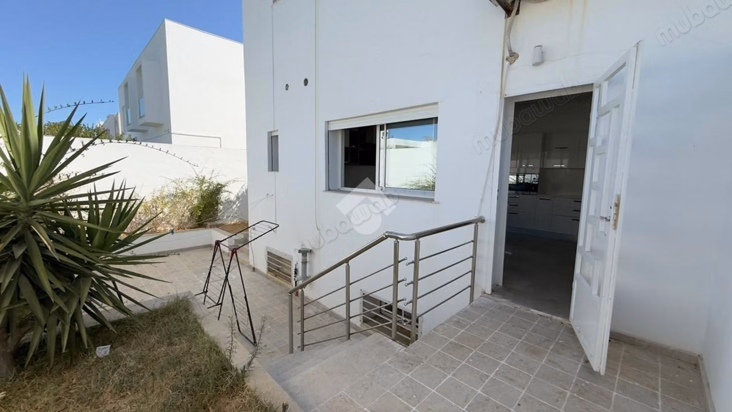 Semi-detached villa for sale