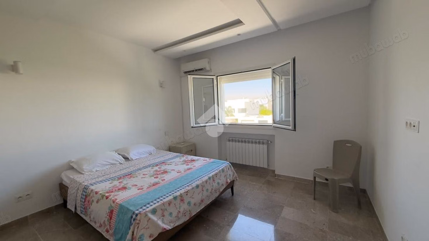Semi-detached villa for sale