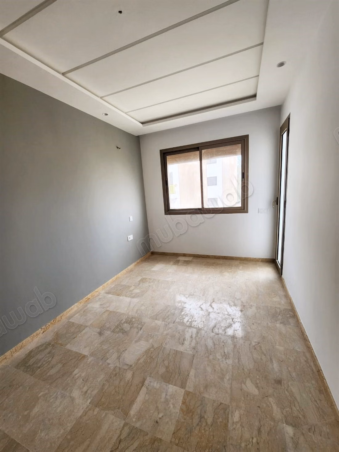 New empty office apartment of 61m2 in Palmier neighborhood