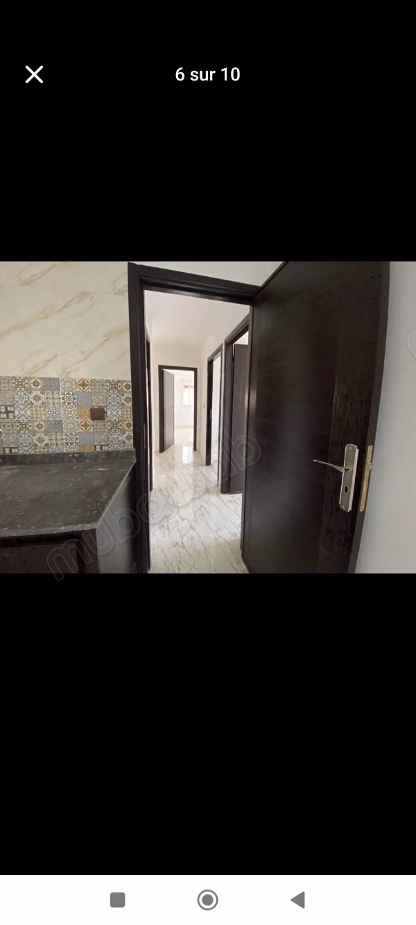 Mooie appartement te koop in Mghogha. 6 grote kamers. Satellietsysteem en beveiligde woning