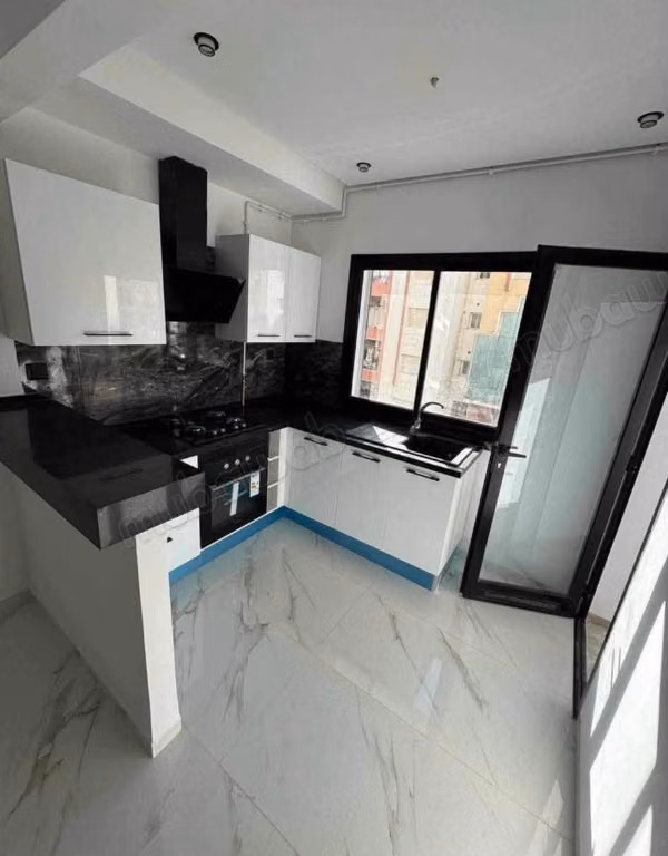  À VENDRE – S1 Haut Standing  Cité Wahat, L’Aouina  Appartement de 54 m² au 2ᵉ étage, dans une résidence récemment construite et en très bon état.  Double ascenseur  Résidence haut standing, moderne et attractive.  51 262 715