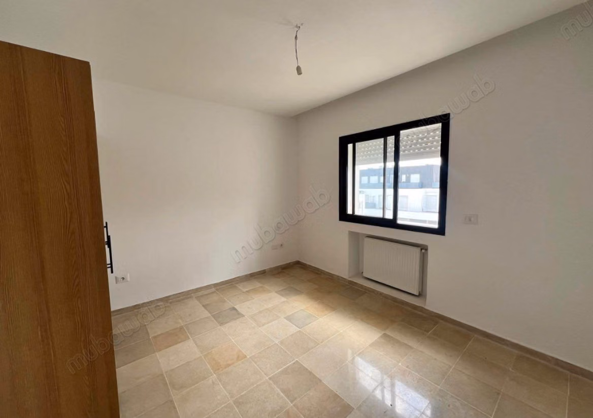  À LOUER – S2 Haut Standing  Nouvelle Soukra  Appartement S2 haut standing, avec kitchenette, dans une résidence moderne.  Loyer: 1 400 DT  51 262 715