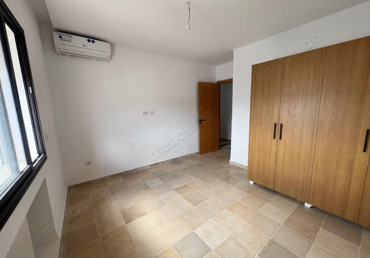  À LOUER – S2 Haut Standing  Nouvelle Soukra  Appartement S2 haut standing, avec kitchenette, dans une résidence moderne.  Loyer: 1 400 DT  51 262 715