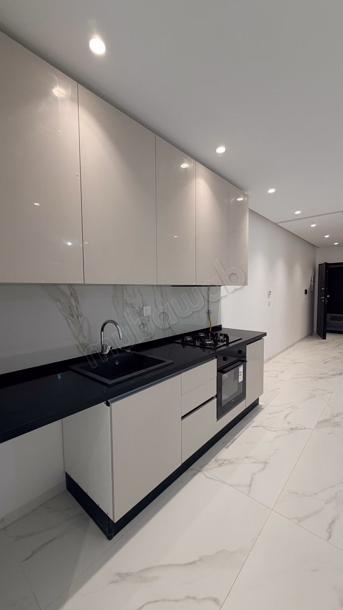 À LOUER – S1 avec jardin  Nouvelle Soukra  Appartement haut standing, jamais habité, avec jardin privatif et kitchenette.  Loyer: 1 300 DT  51 262 715