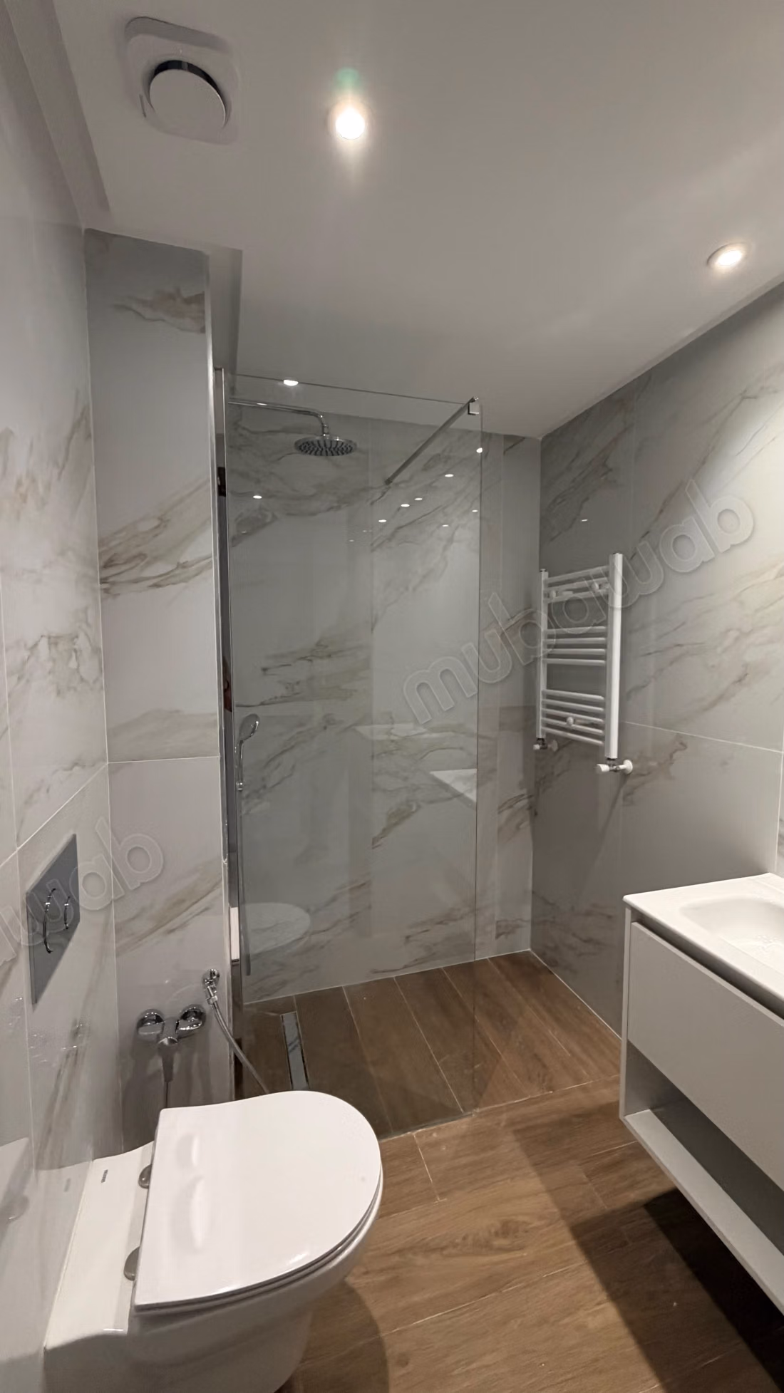  À LOUER – S1 avec jardin  Nouvelle Soukra  Appartement haut standing, jamais habité, avec jardin privatif et kitchenette.  Loyer: 1 300 DT  51 262 715