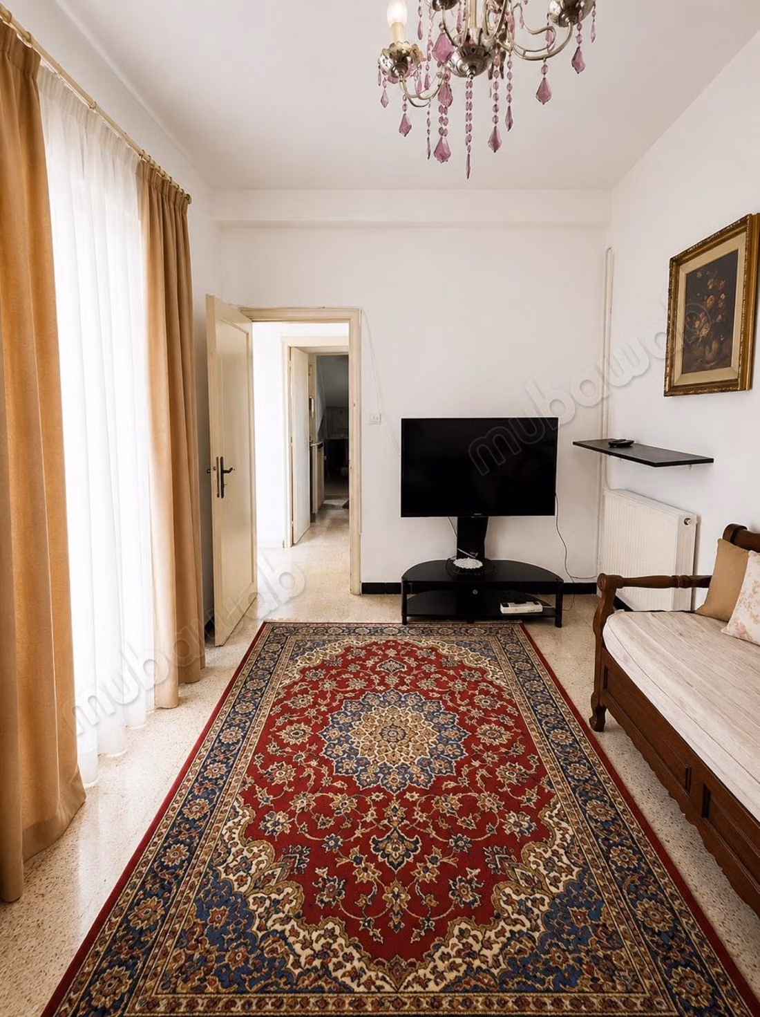 Maison à la vente. Surface totale 226 m². Système de parabole