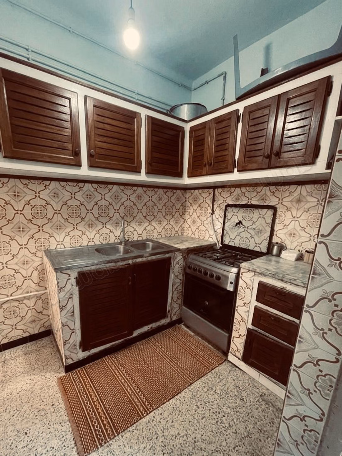 Maison à la vente. Surface totale 226 m². Système de parabole