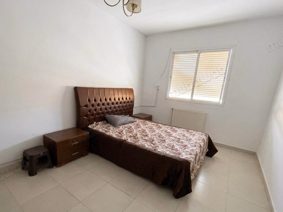 Maison à la vente. Surface totale 226 m². Système de parabole