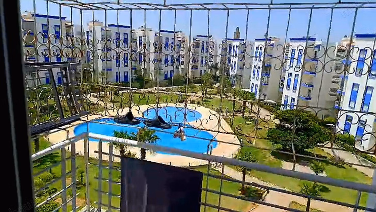 Appartamento con 2 camere da letto e piscina