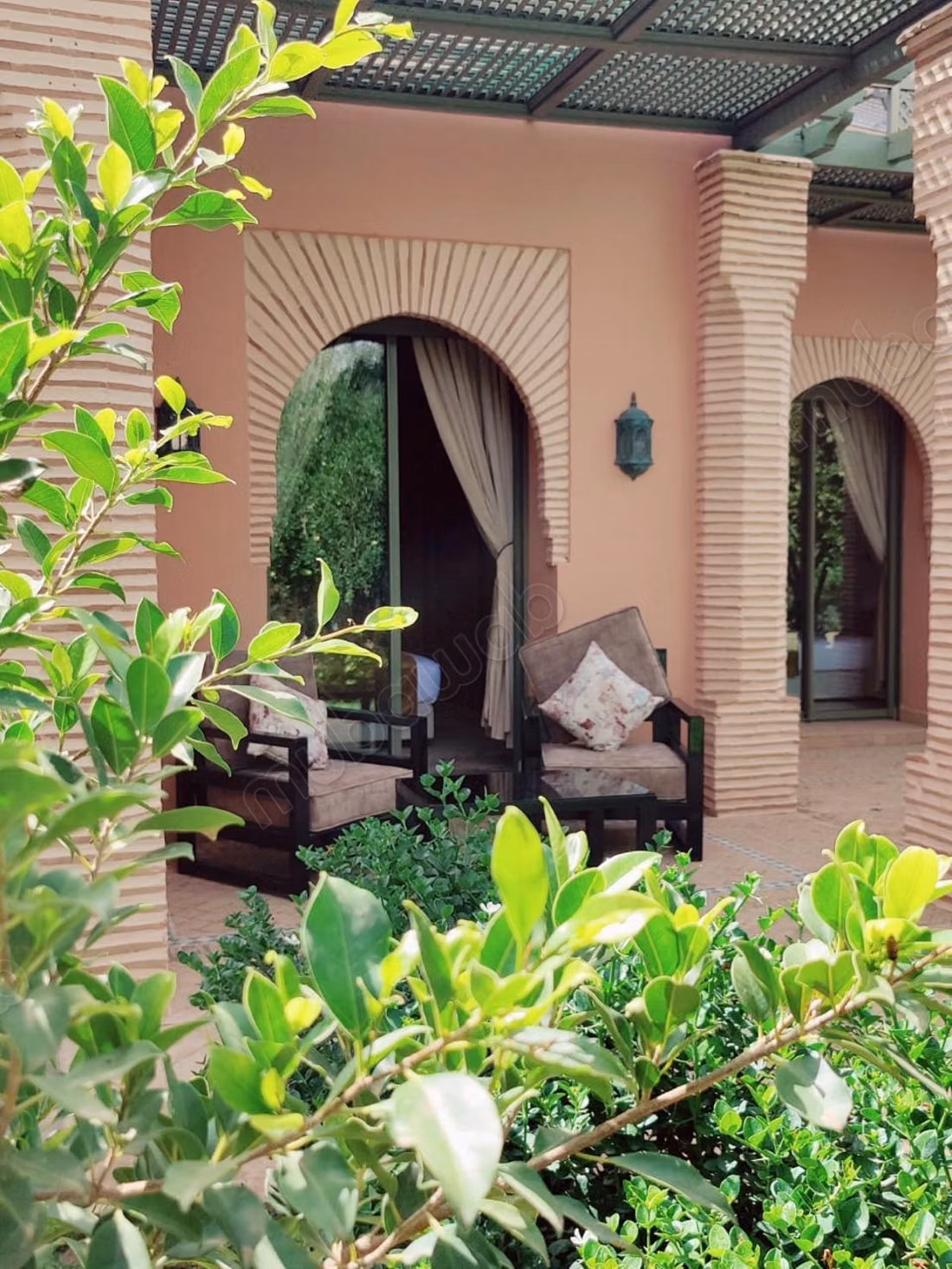 Appartement en vente à Ennakhil Palmeraie. 4 grandes pièces. Meublé