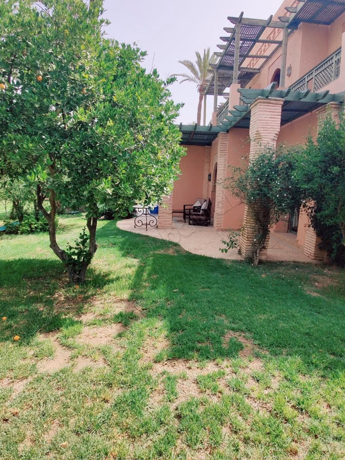 Appartement en vente à Ennakhil Palmeraie. 4 grandes pièces. Meublé
