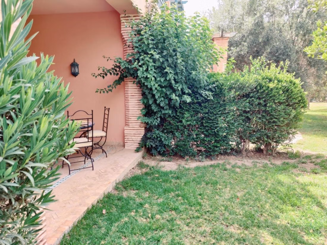Appartement en vente à Ennakhil Palmeraie. 4 grandes pièces. Meublé