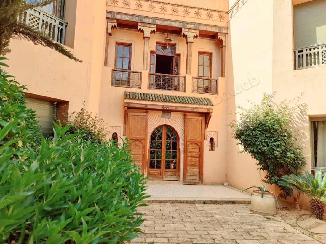 Appartement en vente à Ennakhil Palmeraie. 4 grandes pièces. Meublé