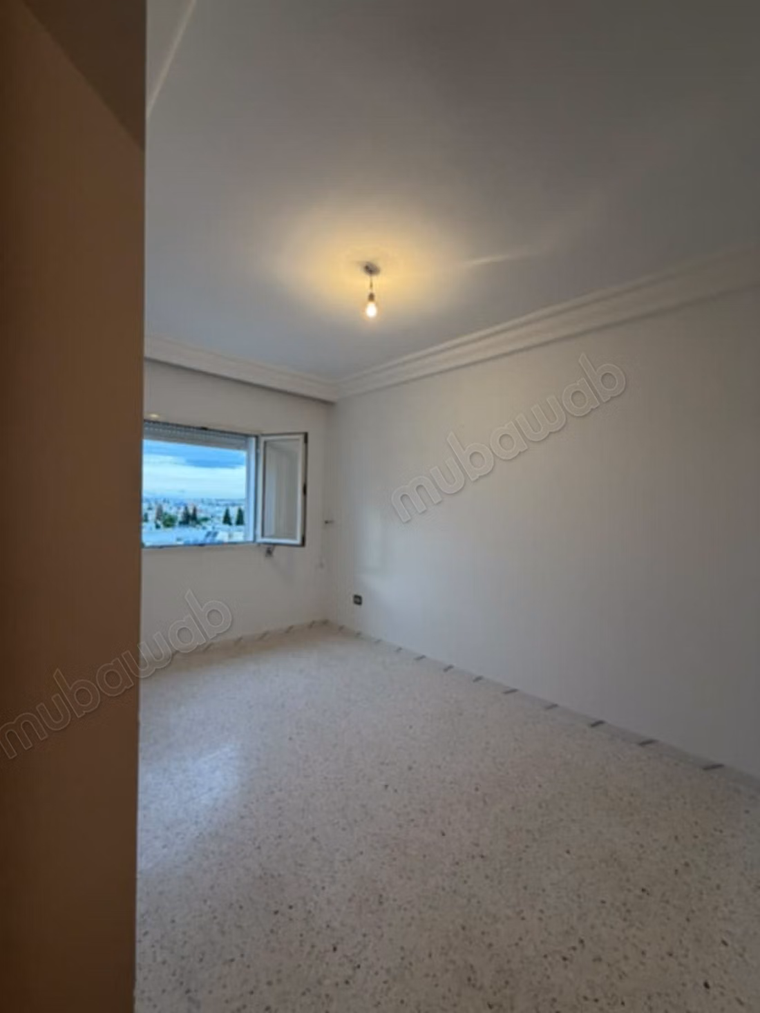 For rent an S2 apartment on the 5th floor in Mourouj