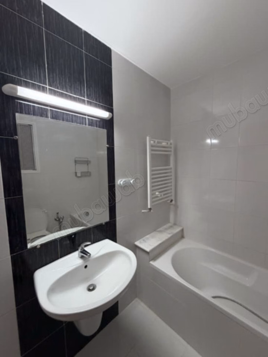 For rent an S2 apartment on the 5th floor in Mourouj