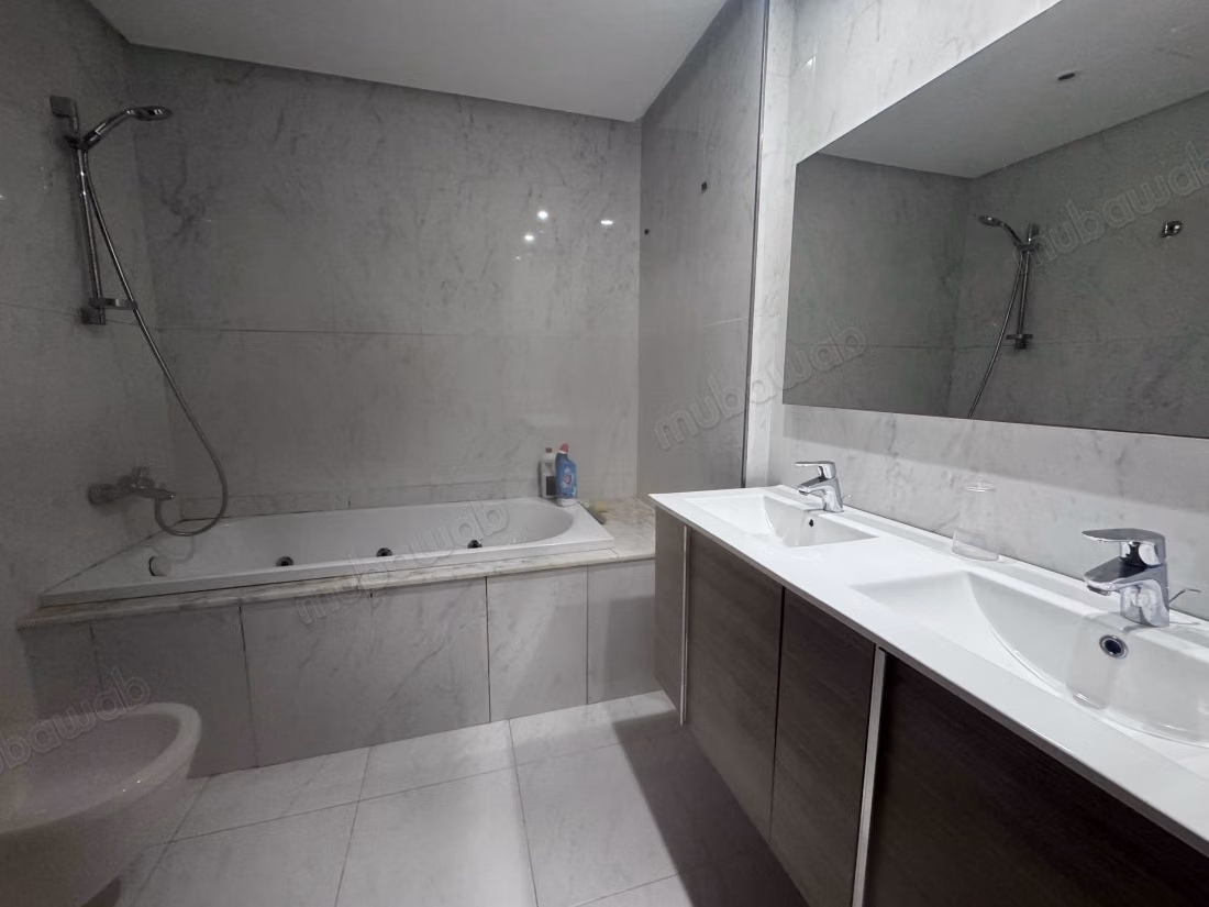 Apartment for rent in Riyadh. Total area 120 m². Concierge service available, air conditioning system