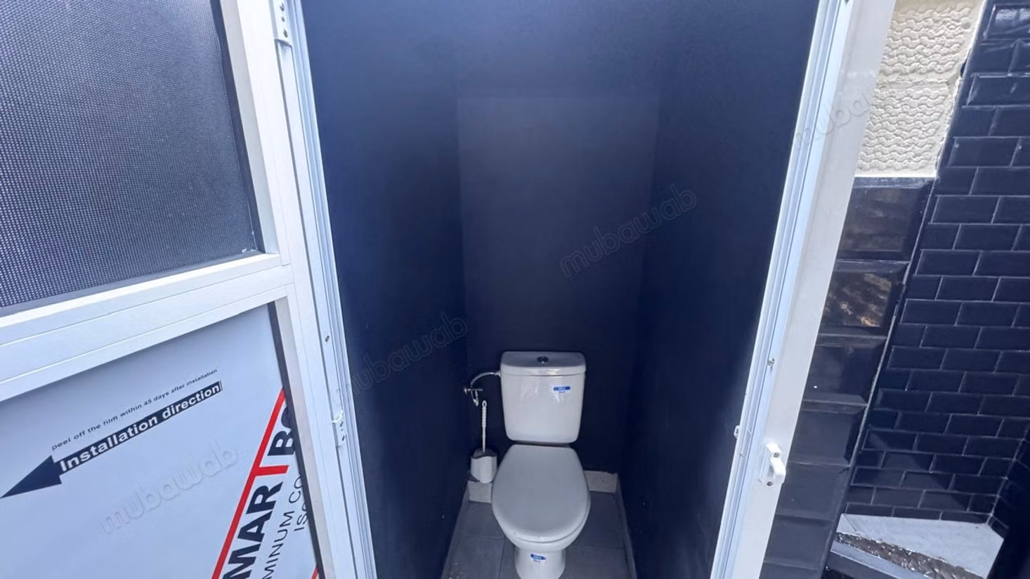 Porta in Vendita – Locale Commerciale