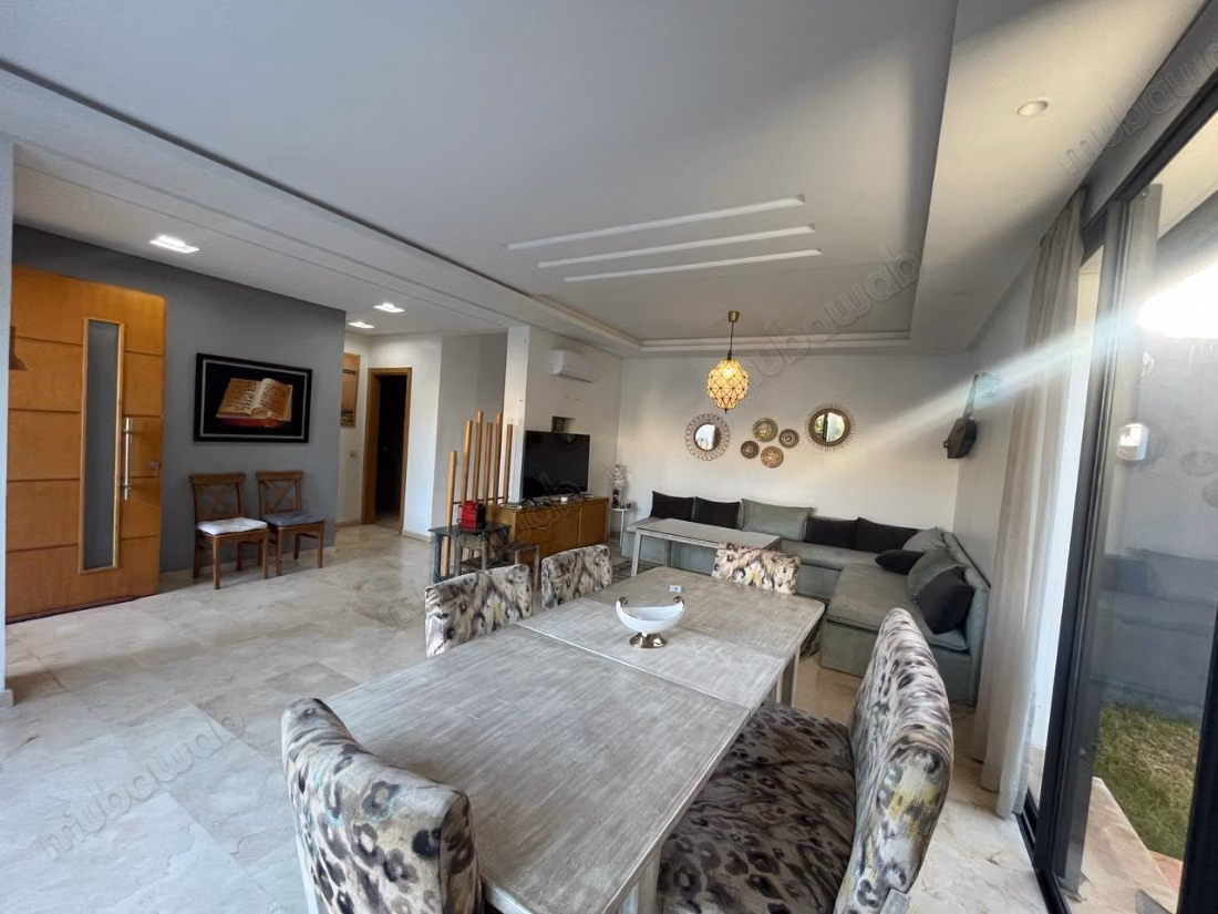 Luxurious villa for sale in Dar Bouazza 230m2 with pool, gated community